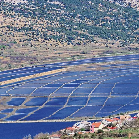 2 Bedroom Awesome Apartment In Pag Pag Town