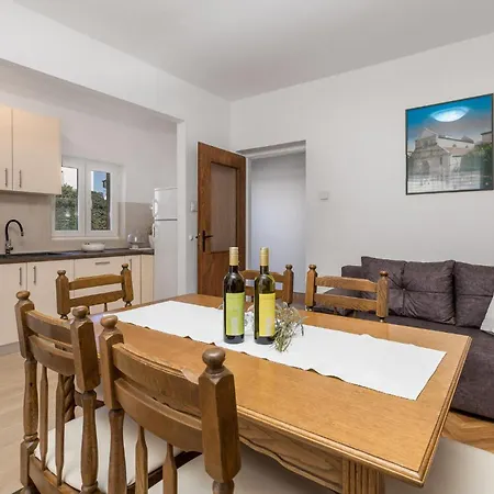 Apartment 2 Bedroom Awesome Apartment In Pag Pag Town