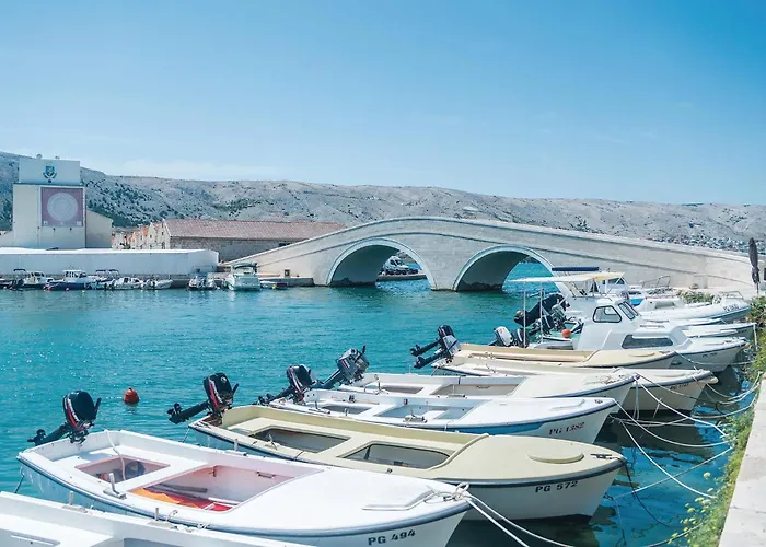 2 Bedroom Awesome In Pag * Pag Town