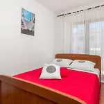 2 Bedroom Awesome In Pag Apartamento Pag Town