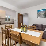 Apartamento 2 Bedroom Awesome In Pag Pag Town