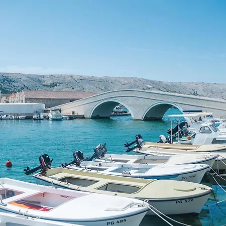 2 Bedroom Lovely In Pag * Pag Town