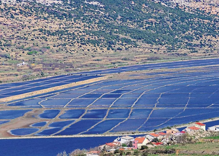 2 Bedroom Awesome In Pag Паг