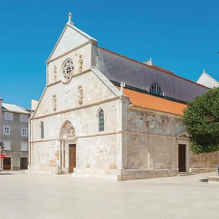 Daire 2 Bedroom Awesome In Pag *