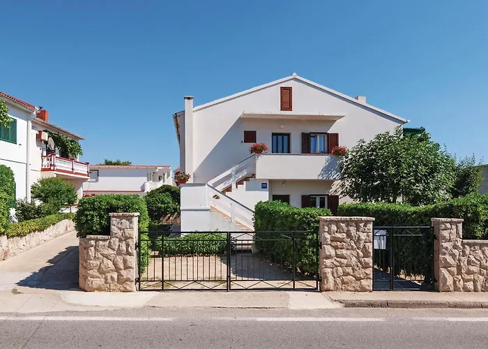 Apartmán 2 Bedroom Awesome In Pag *