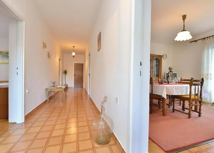 Apartmán 2 Bedroom Awesome In Pag *